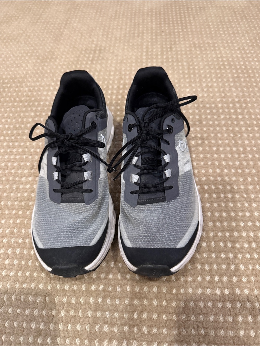 Women’s on cloud Cloudvista size 7.5